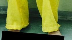 Toti din metrou si-au facut cruce cand au vazut cu ce e incaltata doamna asta! Incaltari mai penibile si mai de prost gust ca astea n-ai mai vazut!