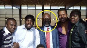 Cabral, alaturi de tatal (medalion) si fratii lui din Congo
