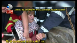 VIDEO O femeie din Olt si-a luat buletinul si sacosa si s-a aruncat intr-un put! Povestea e uimitoare