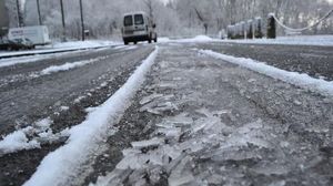 COD GALBEN de precipitatii mixte si polei, in Bucuresti si opt judete din sudul tarii