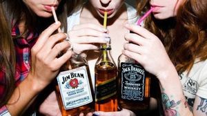 Alcoolul si semnele astrologice! Uite ce face fiecare zodie cand bea! novalue