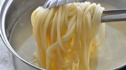 Macaroane cu lapte - una din retetele copilariei