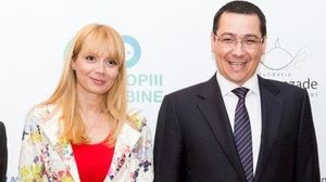 FOTO! Cat a putut sa slabeasca Daciana Sarbu! Iata cum arata acum sotia lui Victor Ponta Daciana Sarbu si Victor Ponta