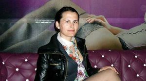 Opa, dar ce avem noi aici! Ziua este invatatoare la o scoala din Gorj, iar seara face asta! Uite cum isi sporeste veniturile de fata cu toata lumea! WOW! novalue