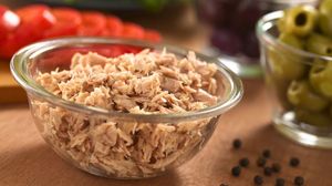 Nu mai cumperi niciodata conserve de ton dupa ce afli asta! Uite ce se gaseste in ele! novalue