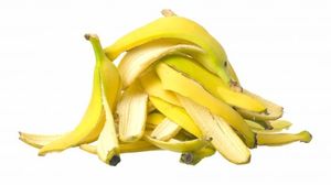 Nu mai aruncati cojile de banana! 5 moduri in care le puteti folosi