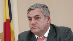 Statul s-a chinuit 10 ani sa-i confiste lui Dan Ioan Popescu 200.000 de euro, pe care politicianul nu putea sa-i justifice! Vezi cum arata vila superba a fostului ministru de la Azuga
