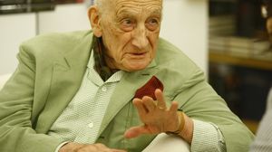 Sarbatoreste centenarul! Istoricul Neagu Djuvara a implinit astazi varsta de 100 de ani! novalue