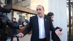 Misterul casei "invizibile" a lui Gigi Netoiu! Omul de afaceri a fost domiciliat ani intregi intr-o curte unde nu se afla nici o constructie! Acum, aici se construieste o hala EXCLUSIV Gigi Netoiu a fost condamnat in Dosarul Transferurilor