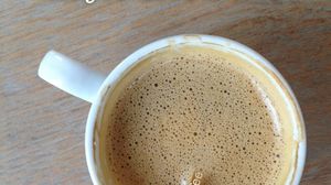 Si-a pus ulei in cafea in fiecare dimineata! Rezultatul a fost dincolo de asteptari