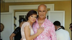 Vaduva lui Fane Spoitoru va primi despagubiri uriase de la statul roman: 1,5 milioane lei! Banii ii revin Elenei pentru un teren peste care va trece viitoarea Sosea de Centura a Capitalei! Initial, suma propusa fusese mult mai mica EXCLUSIV Elena si Fane Spoitoru au avut impreuna o afacere in comuna Cernica