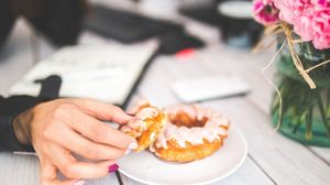 Ce trebuie sa manance cu adevarat femeile plinute pentru a slabi!