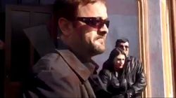 Scene halucinante la capataiul mamei moarte a Madalinei Manole. Fratele solistei, confundat de o batrana cu Petru Mircea! Cum a reactionat barbatul VIDEO