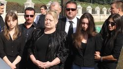 Sotia lui Vadim Tudor, marturisiri emotionante: "Ma duc la cimitir, ma cert cu el si plang"
