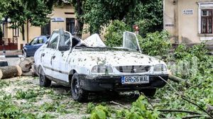 Furtuna a facut prapad in tara! A cazut din cer grindina cat un ou de porumbel