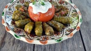 Sarmalute delicioase din frunze de tei - reteta moldoveneasca