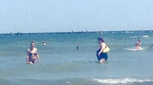 O turista din Mamaia face senzatie pe internet! Uite cum a intrat in apa