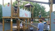 Locul de joaca, acolo und efunia era rupta, a fost pazit dupa accident, de parinti, pentru camicutii sa ne se mai urce acolo