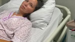 Gest emotionant! Un batran a venit la spital in vizita la vaduva preotului Gavril. S-a uitat la ea, a scos ceva din buzunar, iar cand a deschis palmele, femeia a izbucnit in lacrimi