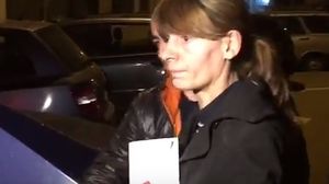 PRIMELE IMAGINI cu autoarea crimei de la metrou, dupa ce a fost prinsa de politisti! Ipoteză infioratoare a unui celebru criminolog: "Ar fi auzit voci"