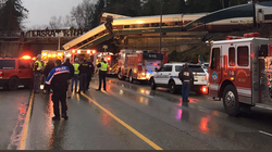 Cel puţin trei morţi şi zeci de răniţi,  după ce un tren Amtrak a deraiat, a căzut de pe un pod şi s-a prăbuşit pe o autostradă din statul Washington