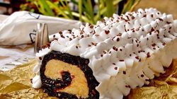 Rulada de Craciun cu frisca, fara coacere, gata in 10 minute