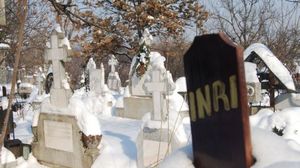 Escrocherie cu "mortul viu", noua metoda macabra de facut bani la Vaslui