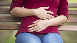 Simptomele cancerului ovarian pe care toate femeile le ignora. Poti sa ai boala fara sa stii