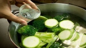 De ce trebuie sa pui apa cu bicarbonat de sodiu peste legume