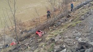 Au fost gasiti parintii care au plonjat cu masina in Olt! Ce poveste tragica a avut aceasta familie