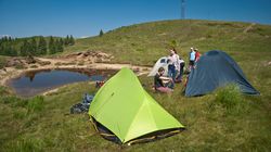 Vacanta de 1 Mai: cum trebuie sa te pregatesti daca vrei sa mergi cu cortul la munte?
