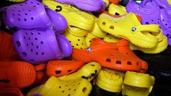 Si tu porti prin casa acesti papuci? Iata de ce trebuie sa ii arunci imediat