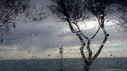 Avertisment meteo! Ploi torentiale si descarcari electrice! Minimele vor ajunge la 3 grade Celsius