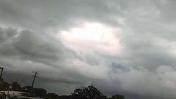 "Dumnezeu a aparut pe cer si a facut cativa pasi pe nori" Imaginile video care le-a dat fiori credinciosilor! Ce s-a vazut pe cer