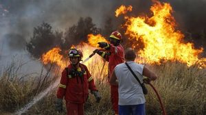 Doua familii de romani, la un pas sa piara in incendiile din Grecia: "Au pierdut tot ce au avut"