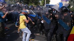 Marturie socanta a unui protestatar: "Un jandarm lovea multimea cu o bucata de gard. Mi-a spus ca e stare de razboi"