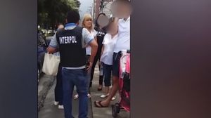Cine erau persoanele care se aflau langa Elena Udrea in momentul retinerii ei de politia din Costa Rica?