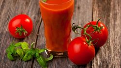 Ce beneficii ai când consumi suc de roşii? Vezi afecţiunile care pot fi tratate!