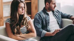 ADEVĂRATUL motiv pentru care bărbaţii ar trebui să se îngrijoreze atunci când nevestele lor TAC!