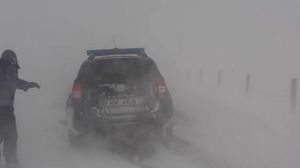 ALERTĂ meteo COD PORTOCALIU: 19 judeţe sunt sub atenţionare meteorologică de NINSOARE. Este urgie în ţară