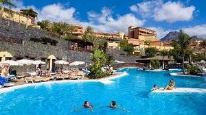 Aici se vor distra Oana si Kamara