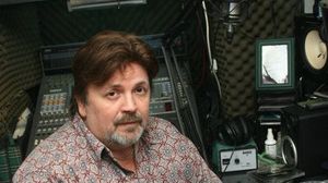 Adrian Daminescu si-a facut un mini-studio in apartament