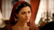 Sultana Sah, interpretata de Deniz Cakir, este sora mai mare a lui Suleyman