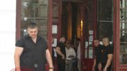Bodyguarzii au analizat fiecare invitat care a intrat in biserica