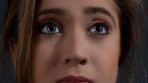 Fata lui Dem Radulescu este o actrita supersexy! La 25 de ani, Irina arata incredibil si joaca la fel! Irina Radulescu nu este numai foarte frumoasa, ci si o actrita talentata