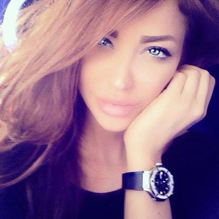 Tara arde si baba se piaptana! Bianca Dragusanu s-a vopsit blonda! A