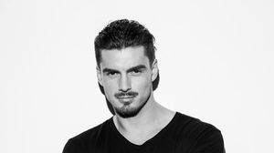 Confuzie suparatoare intre Bogdan Vladau si Bogdan Vladan! Fetele il cauta pe fostul "burlac" si dau de baiatul criminalului de la Perla! novalue