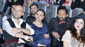 Kamara si-a scos sotia gravida in luna a opta la o gala de premii!