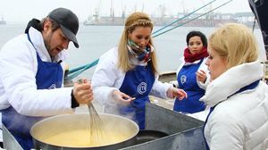 EXCLUSIV! BOMBA! Am aflat cine castiga Masterchef! Sigur nu te asteptai la ea! Intra sa vezi despre ce concurenta e vorba si citeste-i povestea fabuloasa