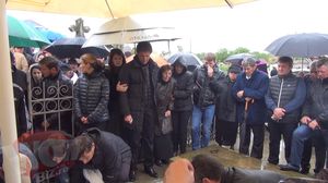 Gica Popescu a fost eliberat din penitenciar pentru a putea participa la inmormantarea tatalui sau